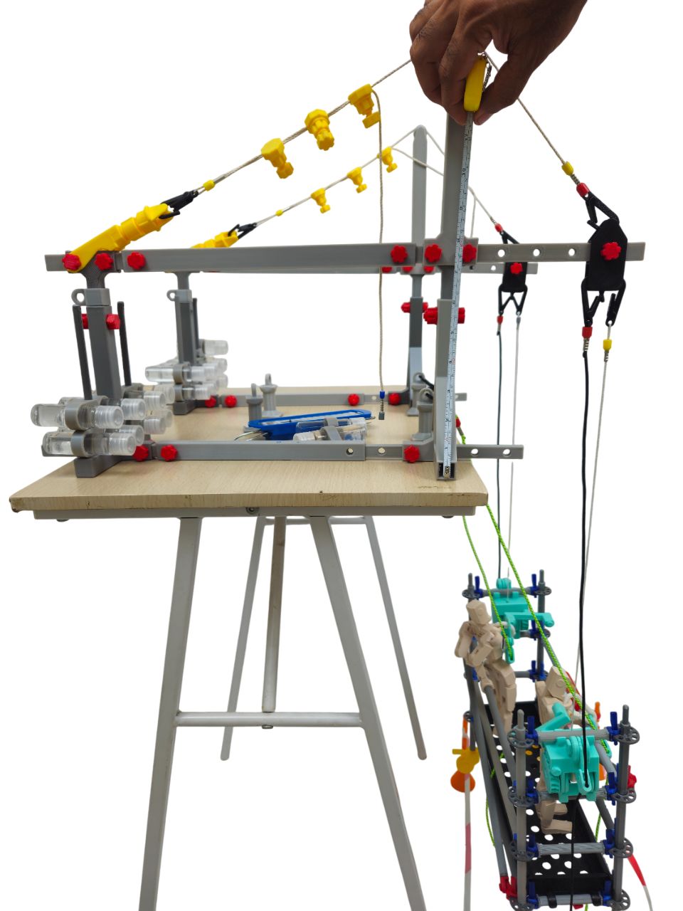 Scale Model of a Hanging Scaffold – Educational Tool for Technical Training at Heights
