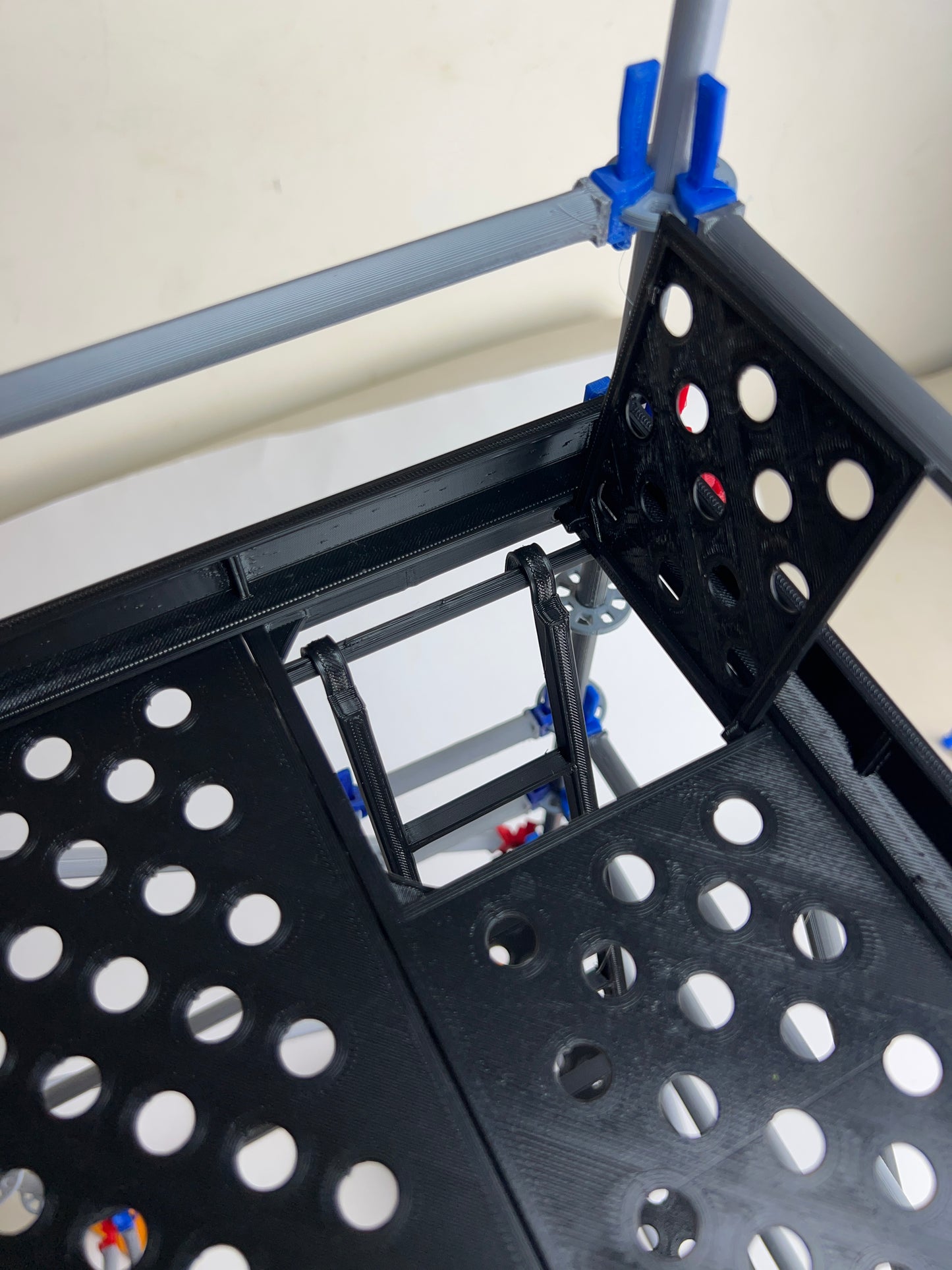 Intermediate Multidirectional Scaffold Model