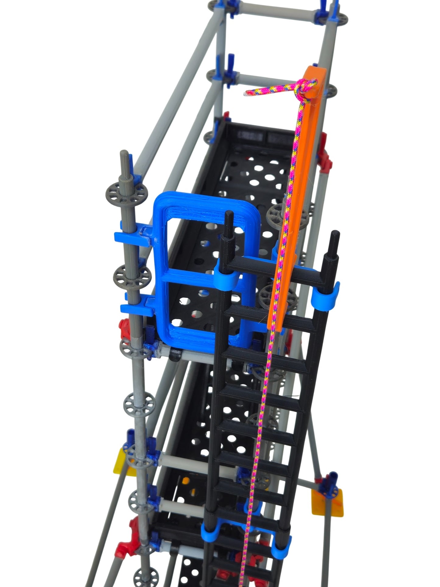 Small 3-Level Scaffolding Model with Side Reinforcements 